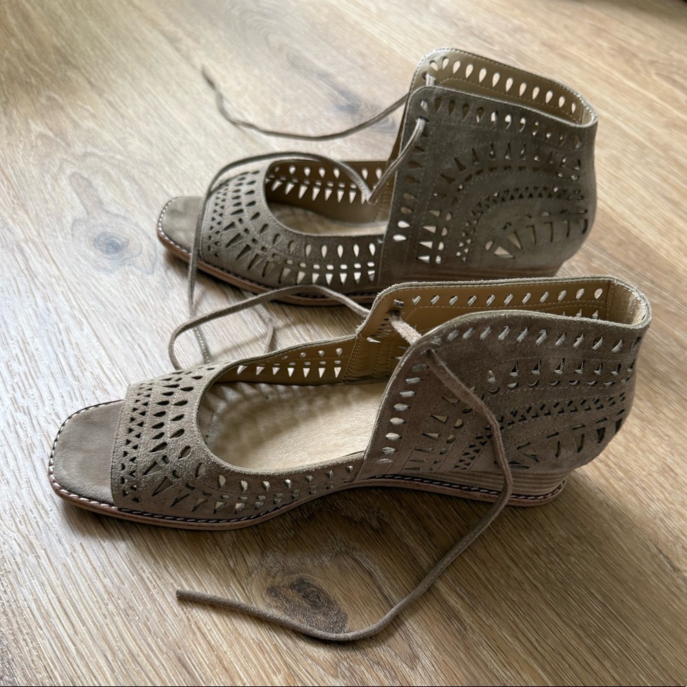Vaneli Sandals
